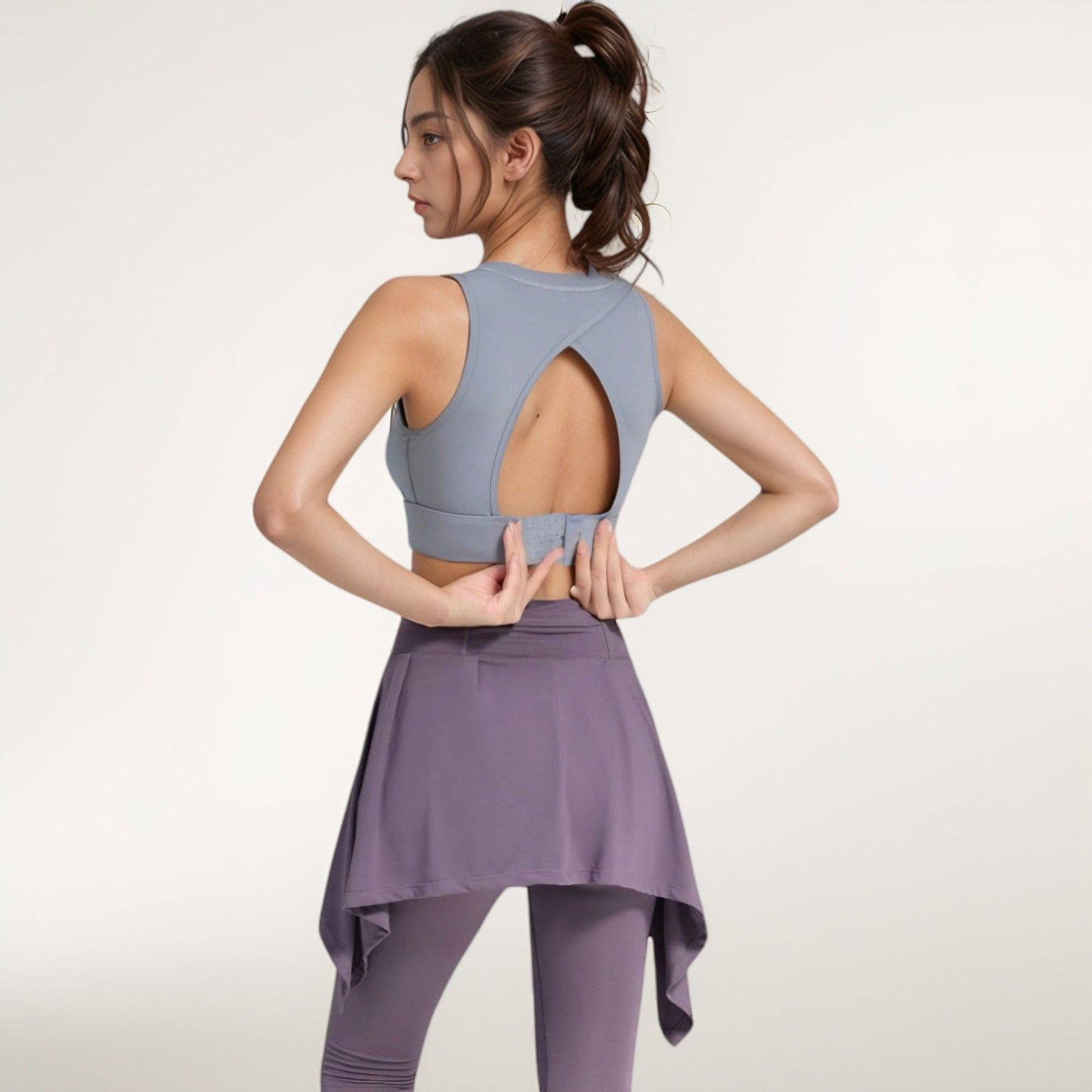Crisscross Back Sports Bra with Cutout Detail and Adjustable: Gray / Large 8-10