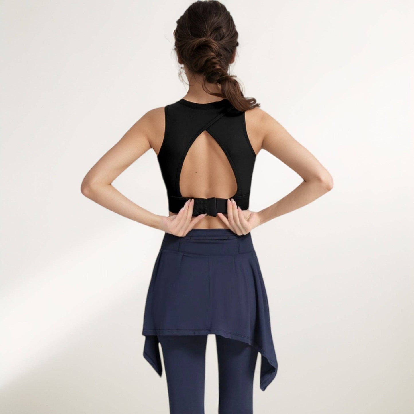 Crisscross Back Sports Bra with Cutout Detail and Adjustable: Gray / Small 4-6