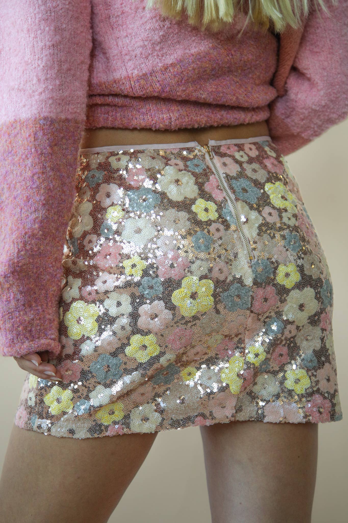 NS50110-Floral Sequin Holiday Mini Skirt: BLACK / S-M-L/2-2-2