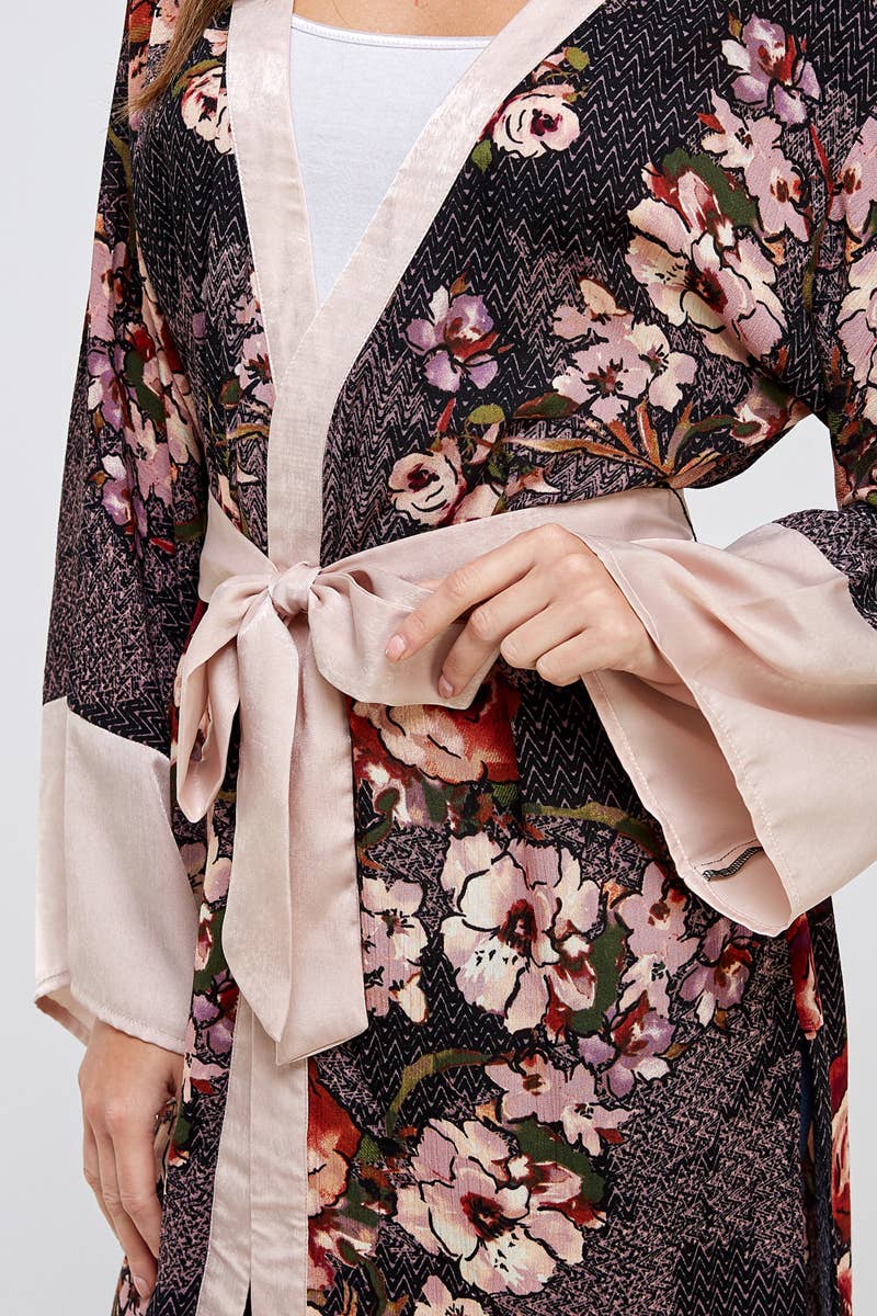 Long Sleeve Floral Satin Waist Tie Kimono: BLACK MAUVE / L