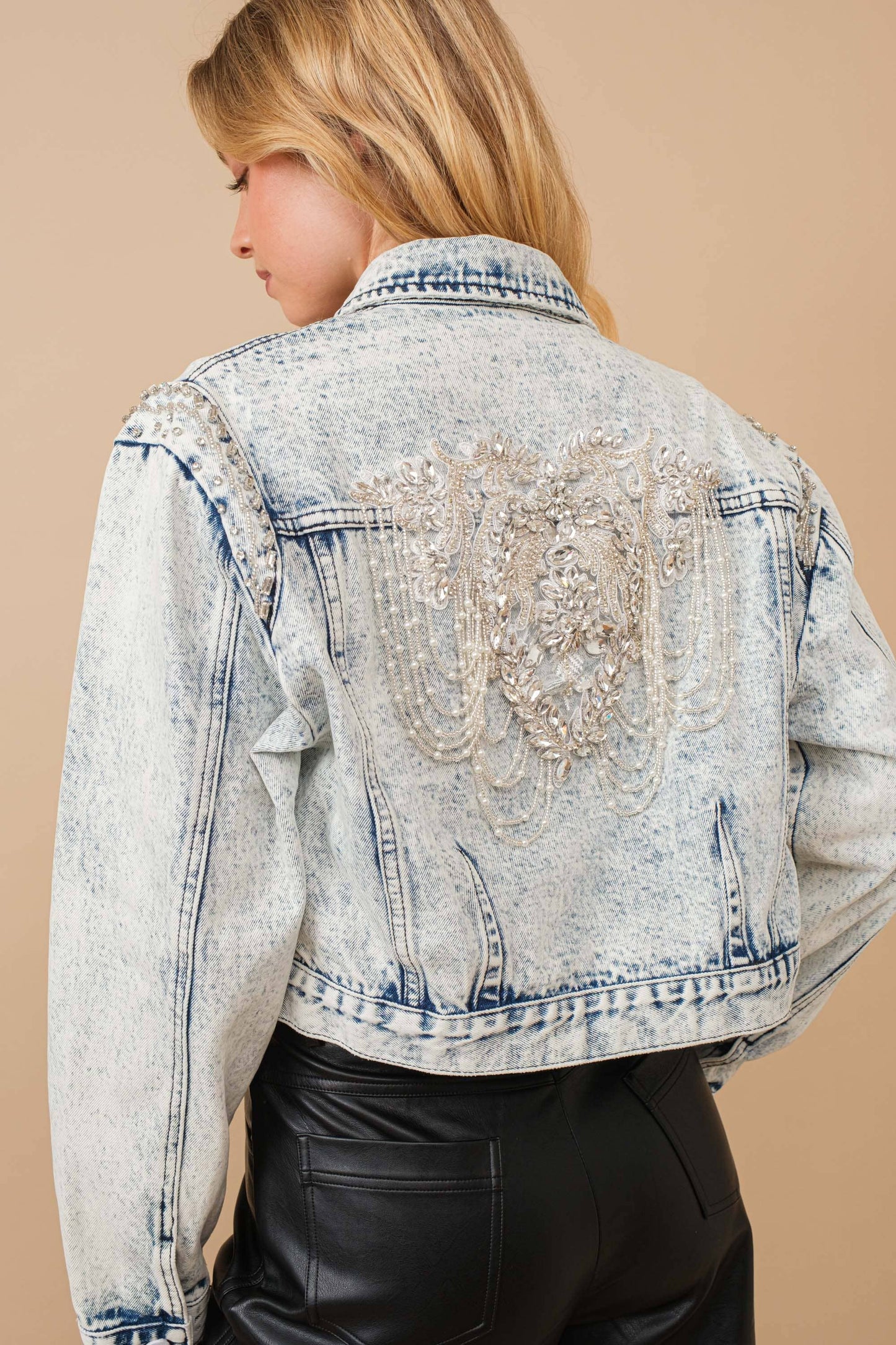 80037J - Acid Washed Shoulder Beading Denim Jacket: LIGHT WASH / M