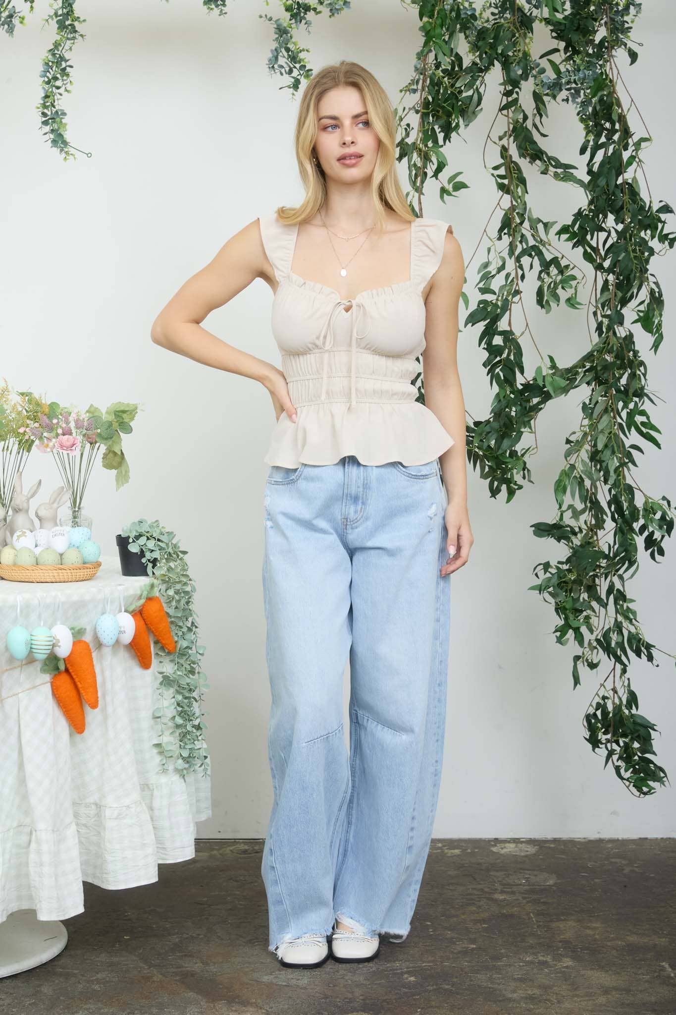 SWEETHEART FRONT TIE RUFFLE SLEEVE SHIRRED TOP : LIGHT KHAKI