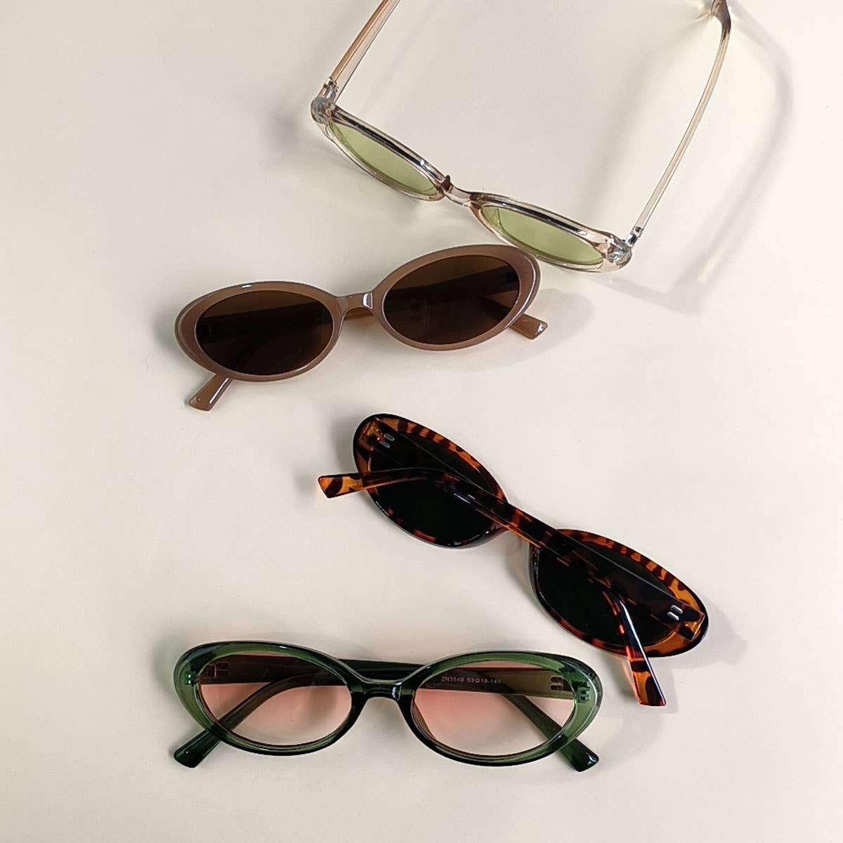 RETRO SMALL OVAL FRAME SUNGLASSES_CWASG0479: BROWN2 / (OS) 2