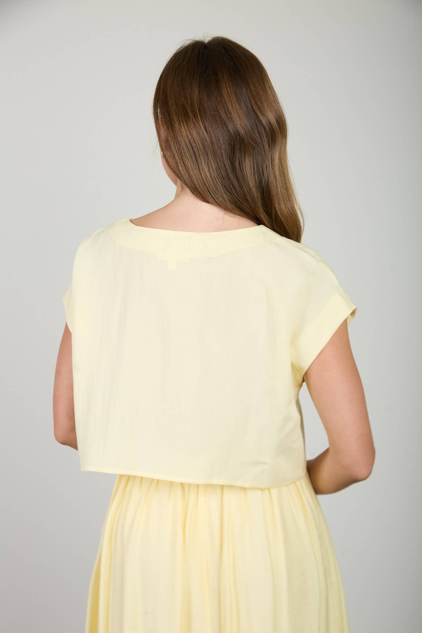 FLORAL EMBROIDERY DETAIL BOAT NECK CROP TOP: BUTTER YELLOW MULTI