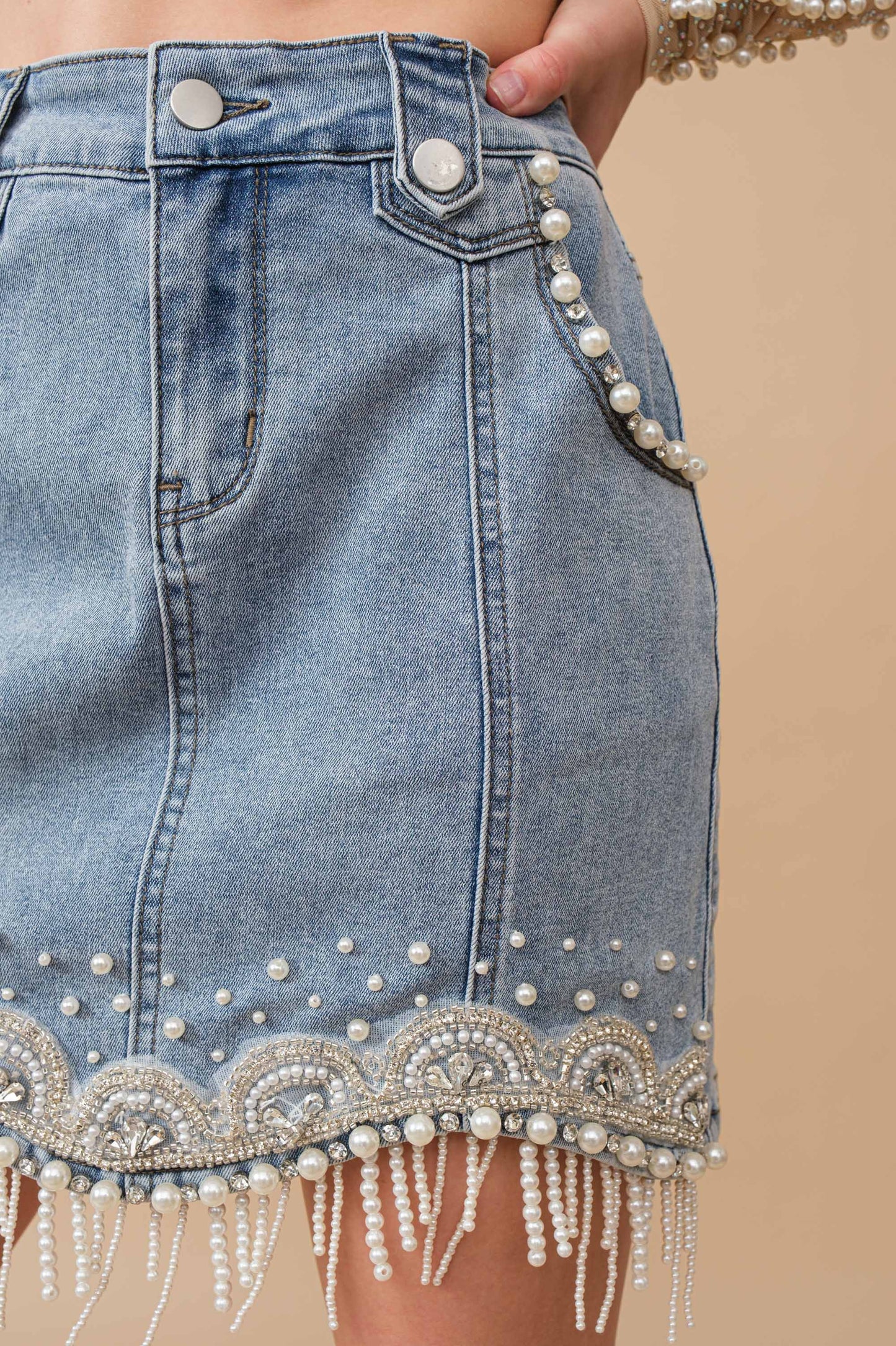 80038S - Stretch Denim Embellished Pearl Fringe Mini Skirt: MED WASH / M
