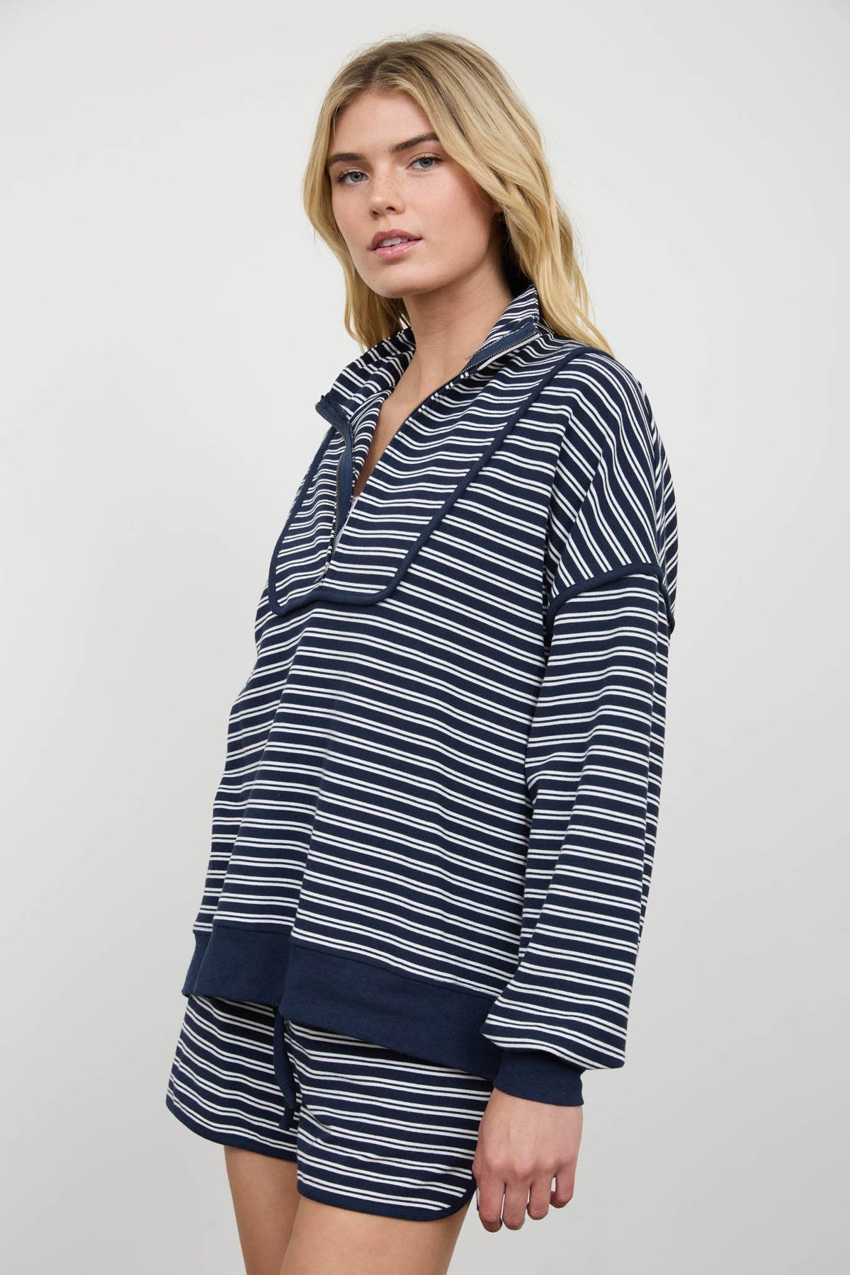 HALF ZIP STRIPE CONTRAST TRIM LONG SLEEVE KNIT TOP: CHOCOLATE BROWN