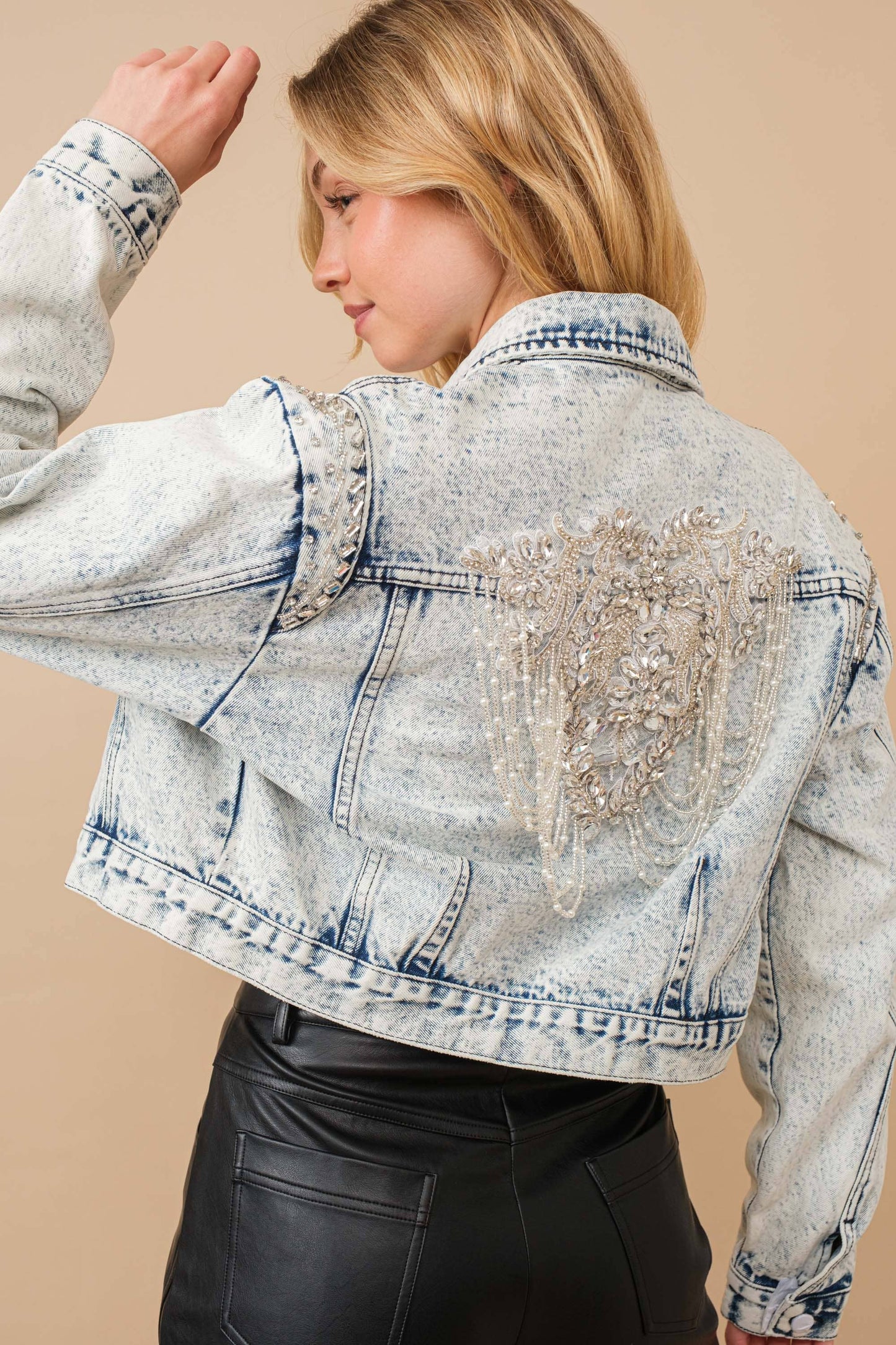 80037J - Acid Washed Shoulder Beading Denim Jacket: LIGHT WASH / M