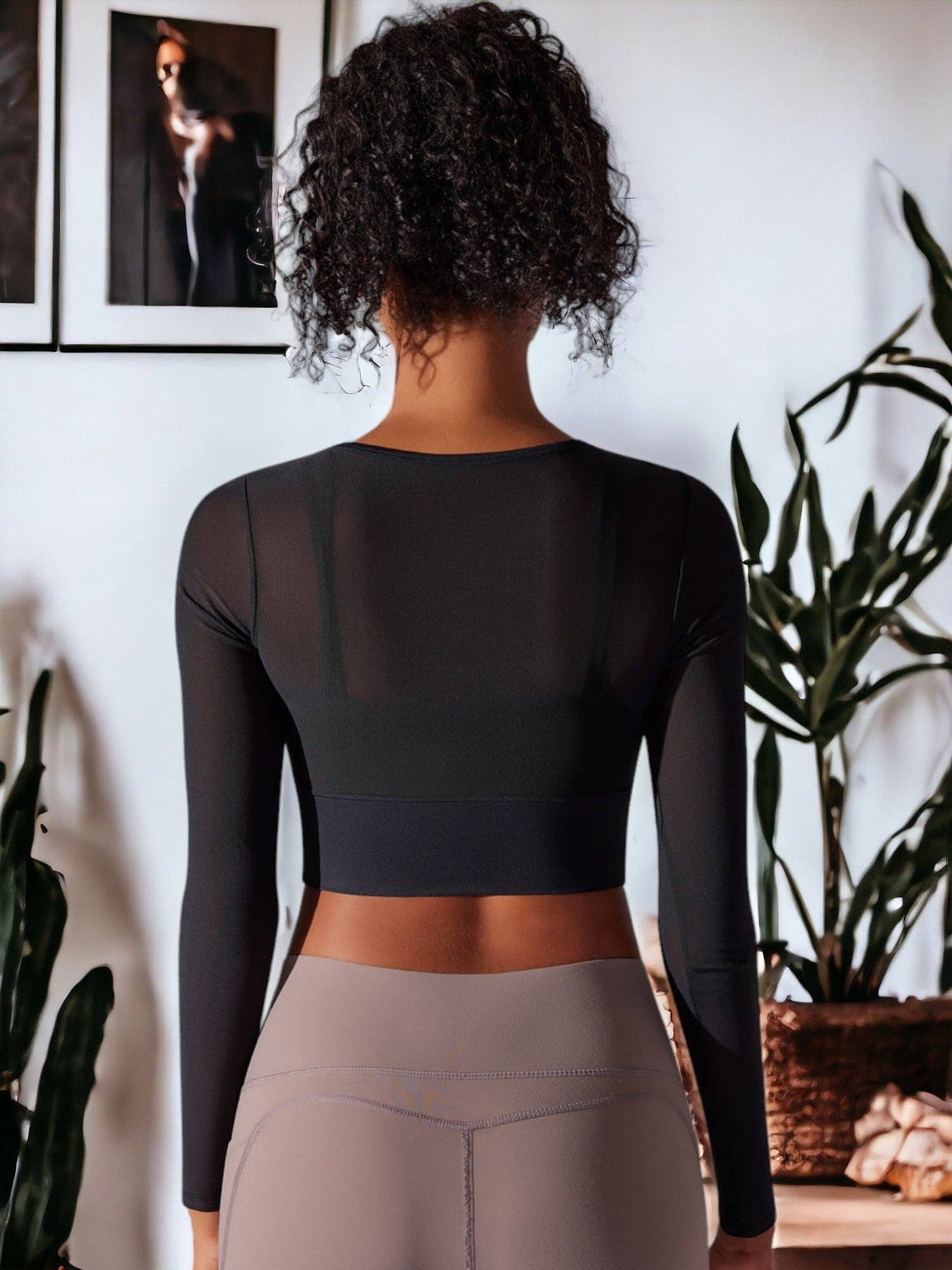 Compression Push Up Mesh Long Sleeved Yoga Top: Black / Large 12-14