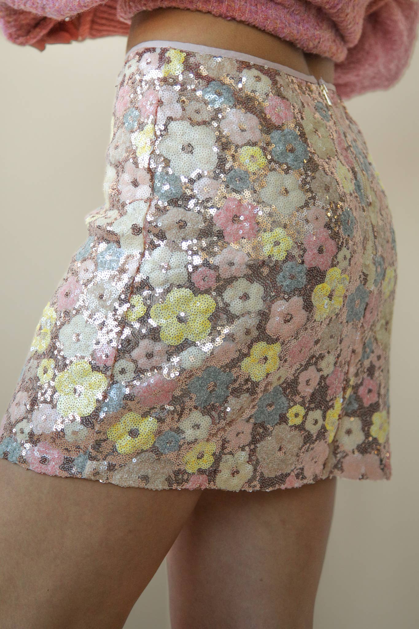 NS50110-Floral Sequin Holiday Mini Skirt: BLACK / S-M-L/2-2-2