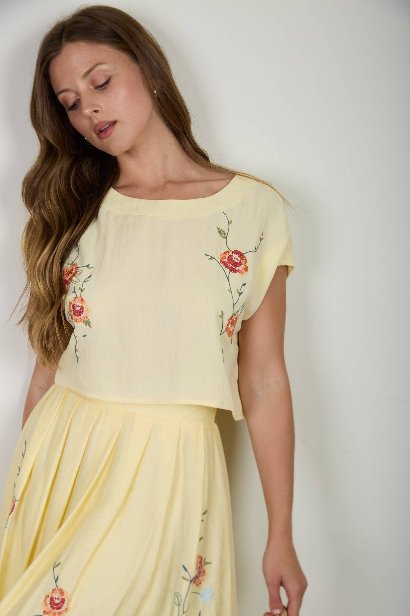 FLORAL EMBROIDERY DETAIL BOAT NECK CROP TOP: BUTTER YELLOW MULTI