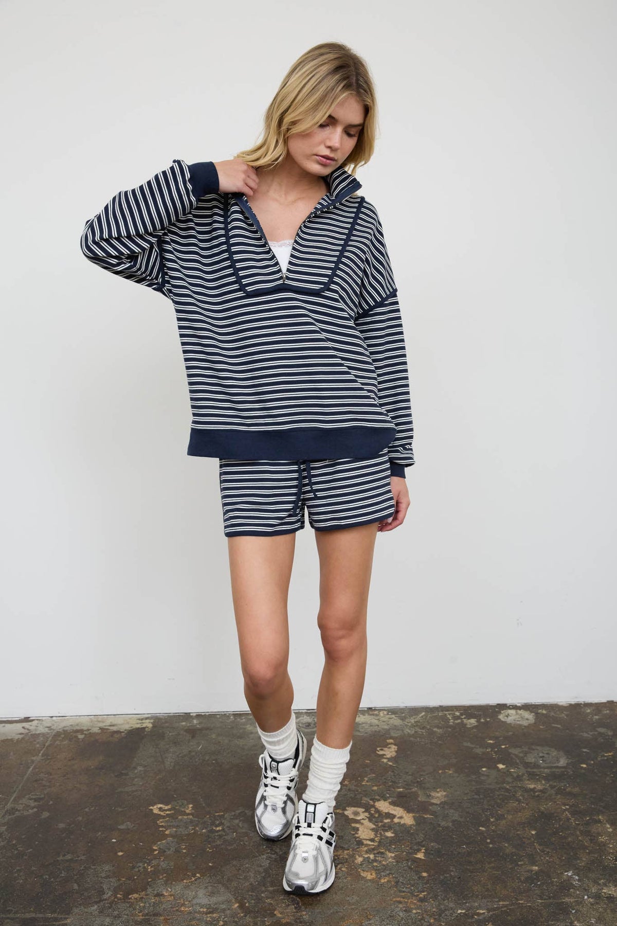 HALF ZIP STRIPE CONTRAST TRIM LONG SLEEVE KNIT TOP: CHOCOLATE BROWN
